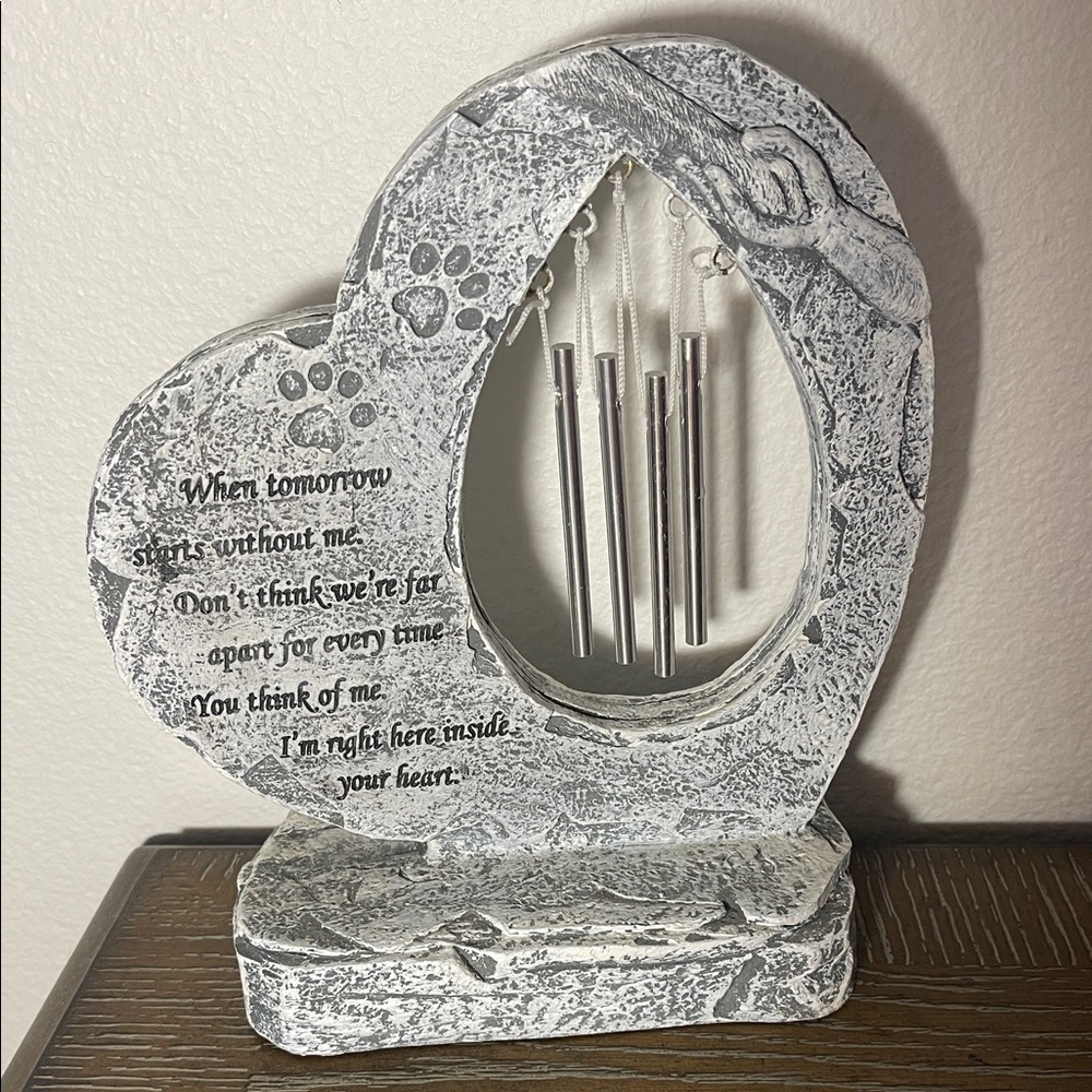 Heart-Shaped Pet 🐾 Memorial Stone with Wind Chime
